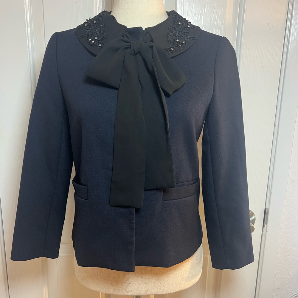 Zara women Navy With Embroidered Detachable‎ Collar Blazer Size Small